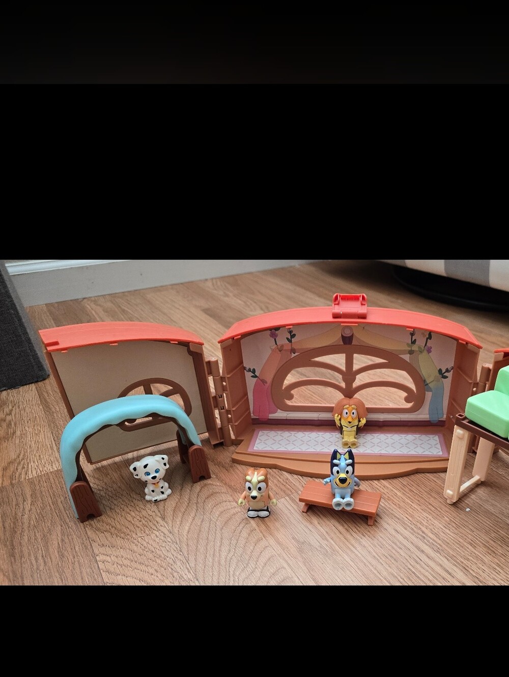 Bluey School Friends Calypso's School Playset.